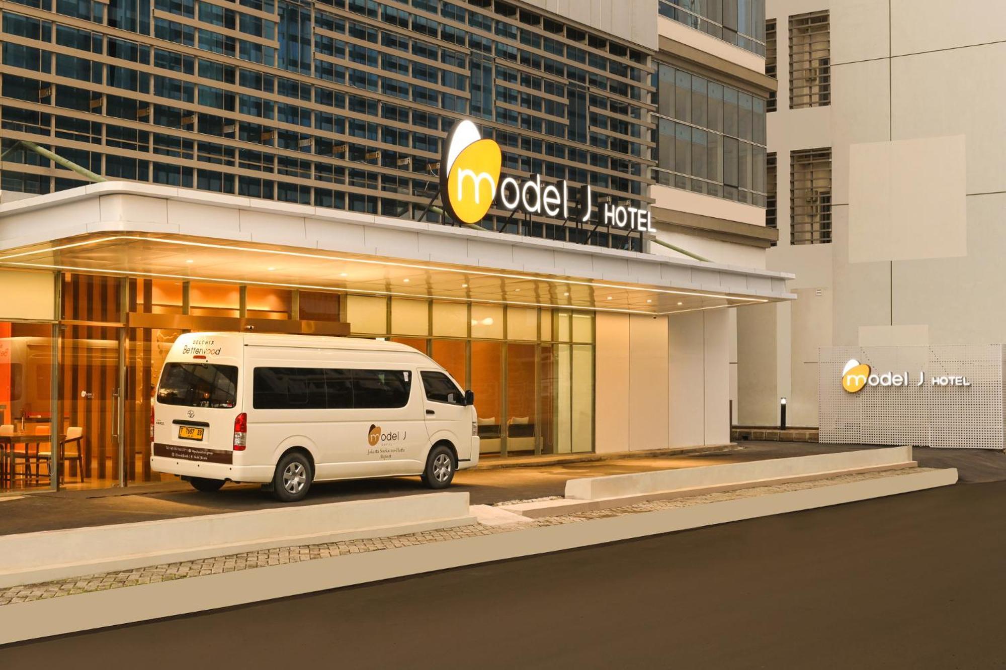 Model J Hotel Jakarta Soekarno - Hatta Airport Tangerang Zewnętrze zdjęcie