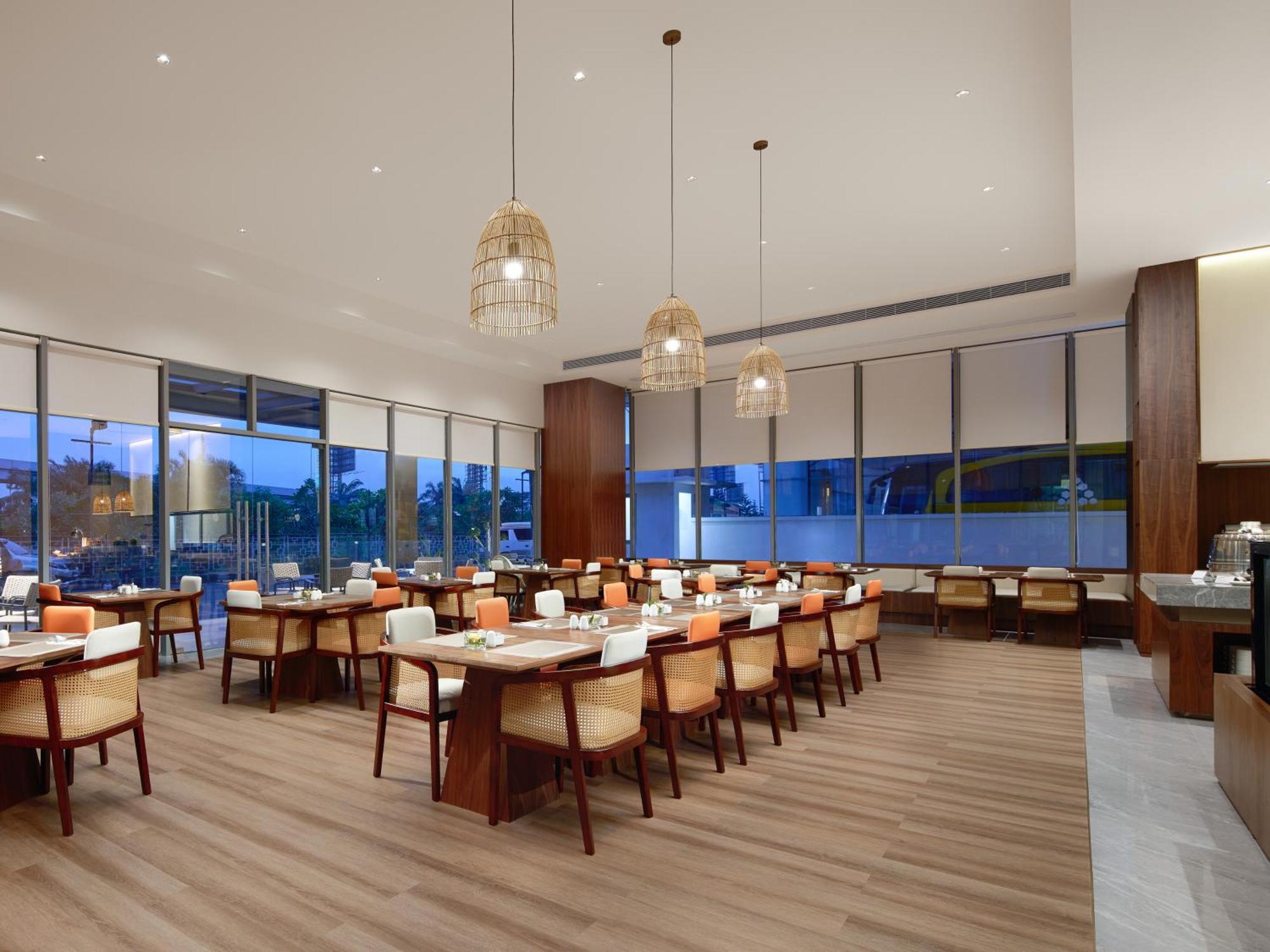 Model J Hotel Jakarta Soekarno - Hatta Airport Tangerang Zewnętrze zdjęcie