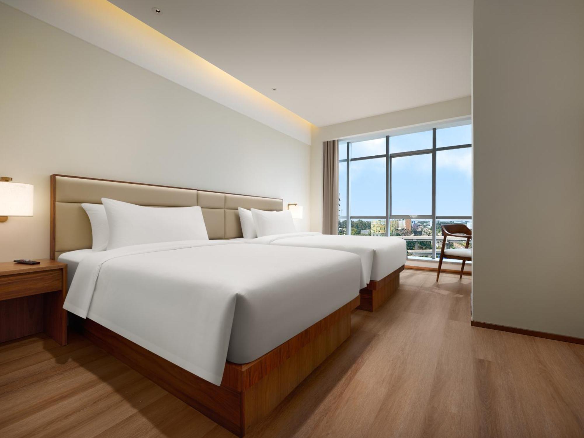Model J Hotel Jakarta Soekarno - Hatta Airport Tangerang Zewnętrze zdjęcie